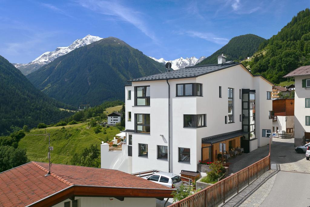 Sonne Hotel